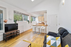 2 Bed Private Townhouse Mews, King's Cross London